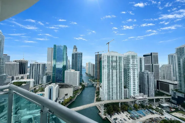 $4,450 | 350 South Miami Avenue, Unit 3302, Miami, FL 33130