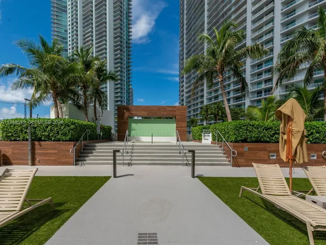 $4,450 | 350 South Miami Avenue, Unit 3302, Miami, FL 33130