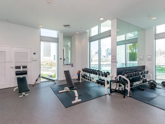 $4,450 | 350 South Miami Avenue, Unit 3302, Miami, FL 33130