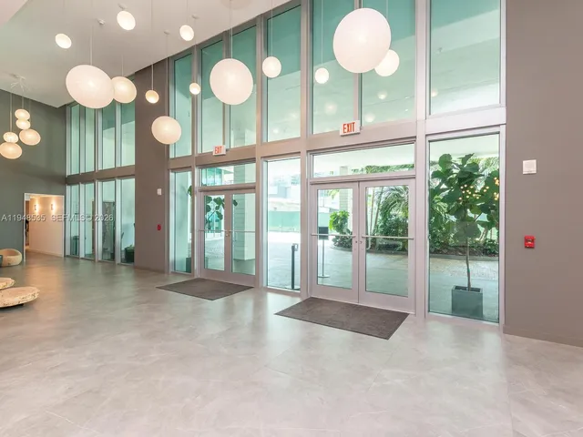 $4,450 | 350 South Miami Avenue, Unit 3302, Miami, FL 33130