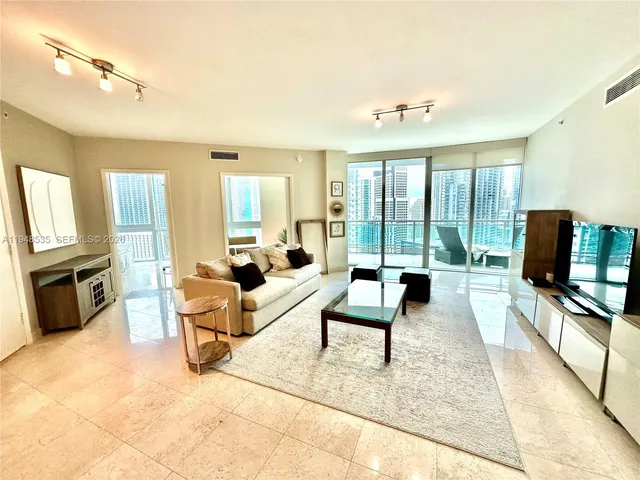 $4,450 | 350 South Miami Avenue, Unit 3302, Miami, FL 33130