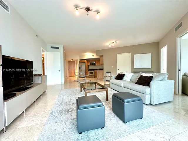 $4,450 | 350 South Miami Avenue, Unit 3302, Miami, FL 33130