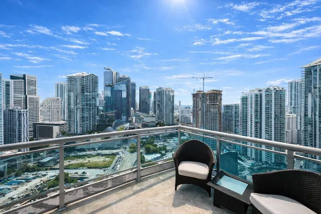 $4,450 | 350 South Miami Avenue, Unit 3302, Miami, FL 33130