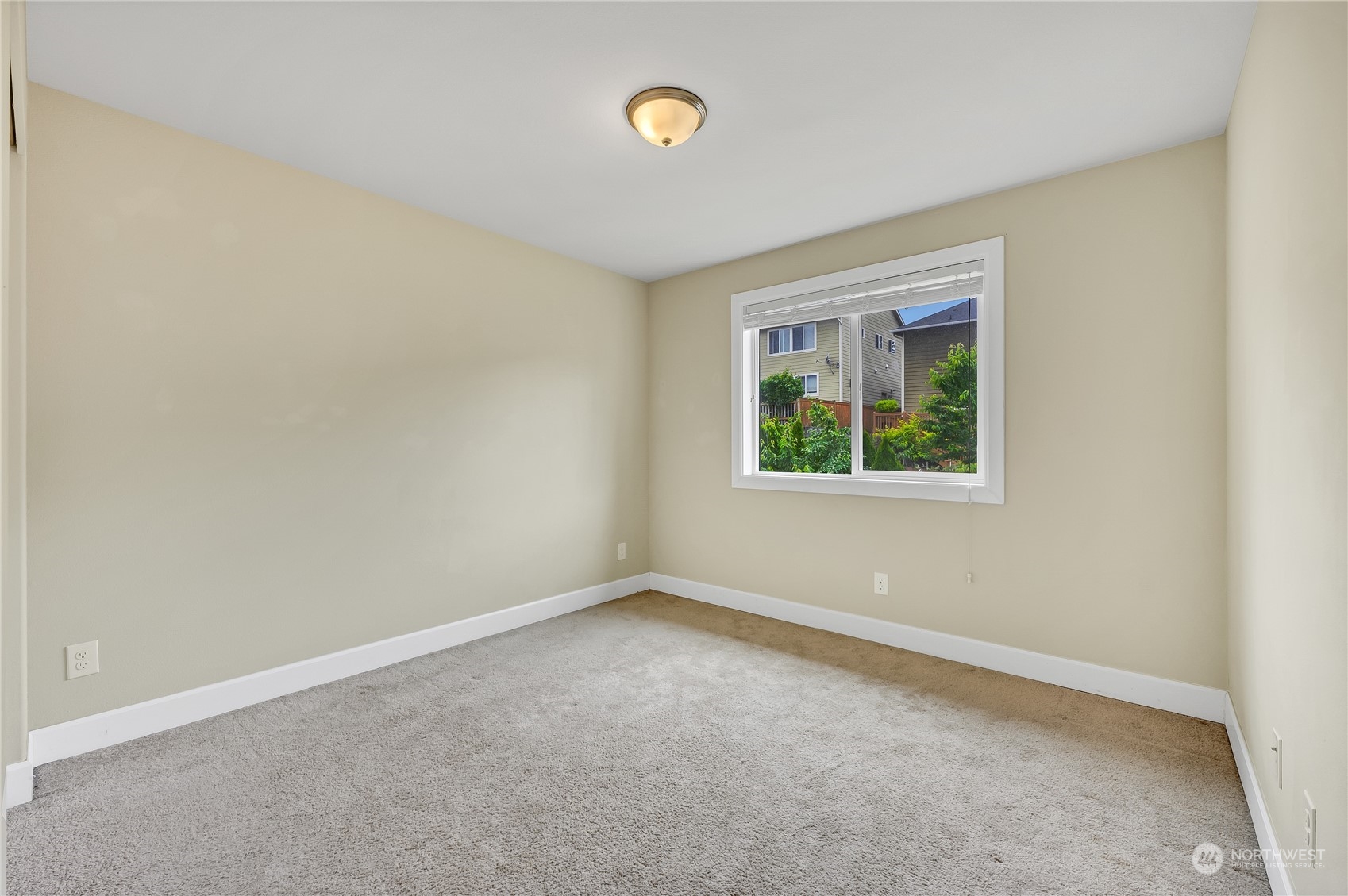 1118 Southwest 338th Street Federal Way, WA 98023 - Photo 16 of 25 an empty room with a window