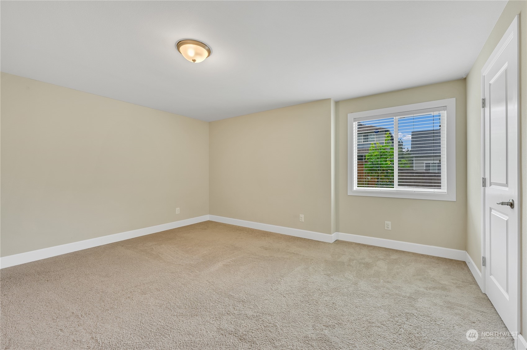 1118 Southwest 338th Street Federal Way, WA 98023 - Photo 17 of 25 an empty room with windows