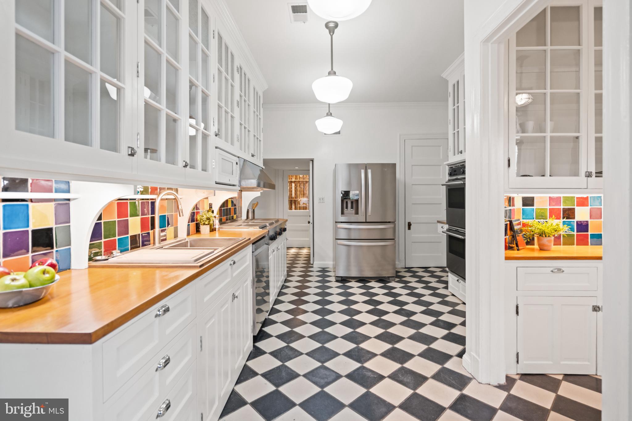 2214 Wyoming Avenue Northwest Washington, DC 20008 - Photo 12 of 37