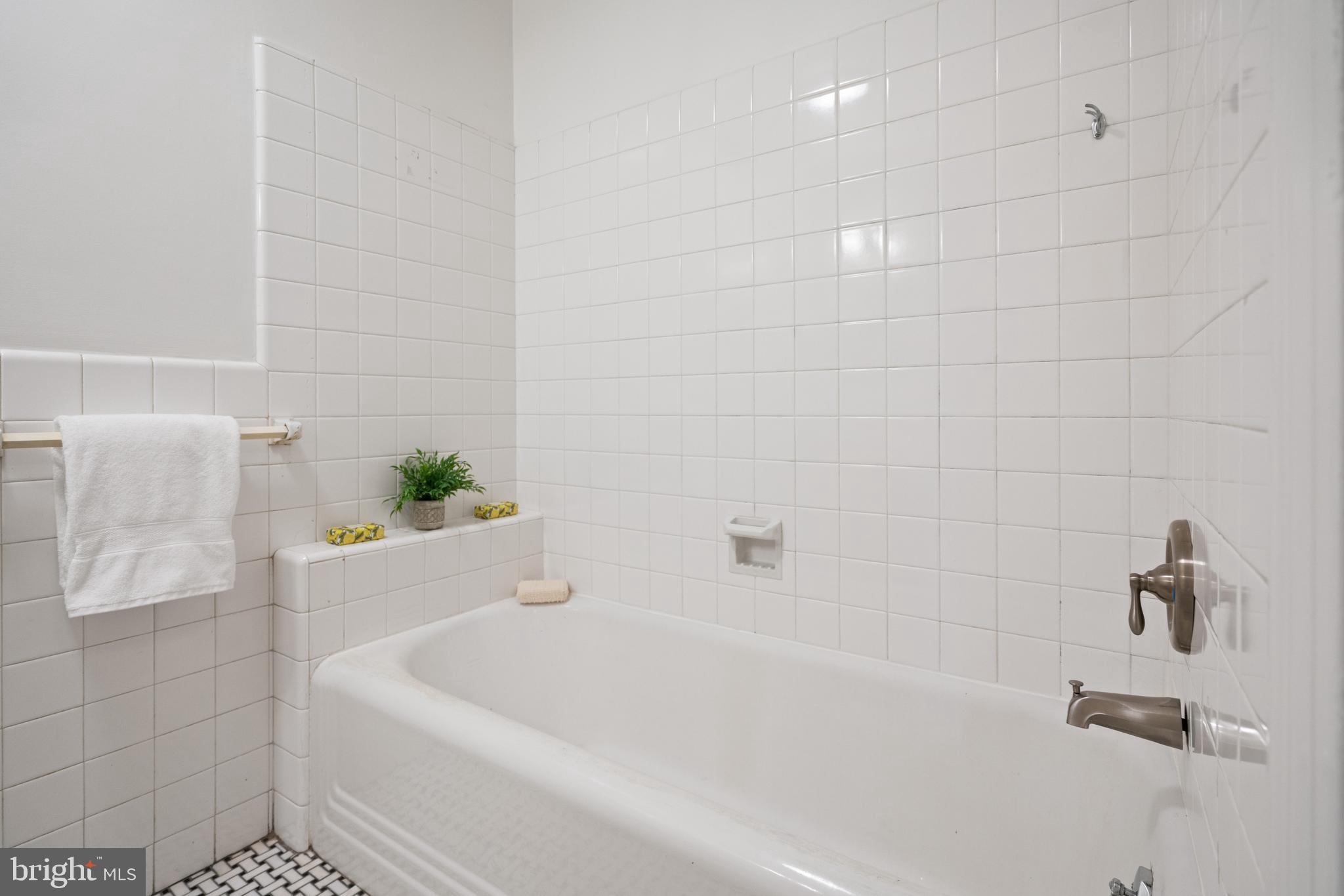 2214 Wyoming Avenue Northwest Washington, DC 20008 - Photo 24 of 37