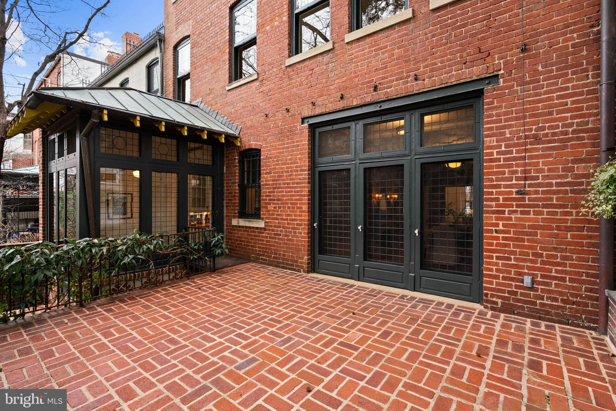 2214 Wyoming Avenue Northwest Washington, DC 20008 - Photo 35 of 37