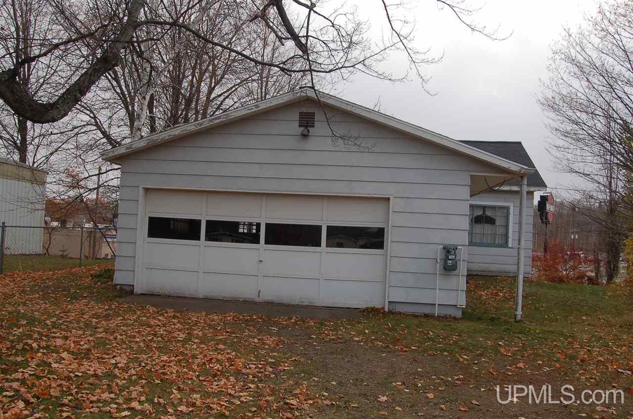2005 West Ridge Street Marquette, MI 49855 - Photo 1 of 12