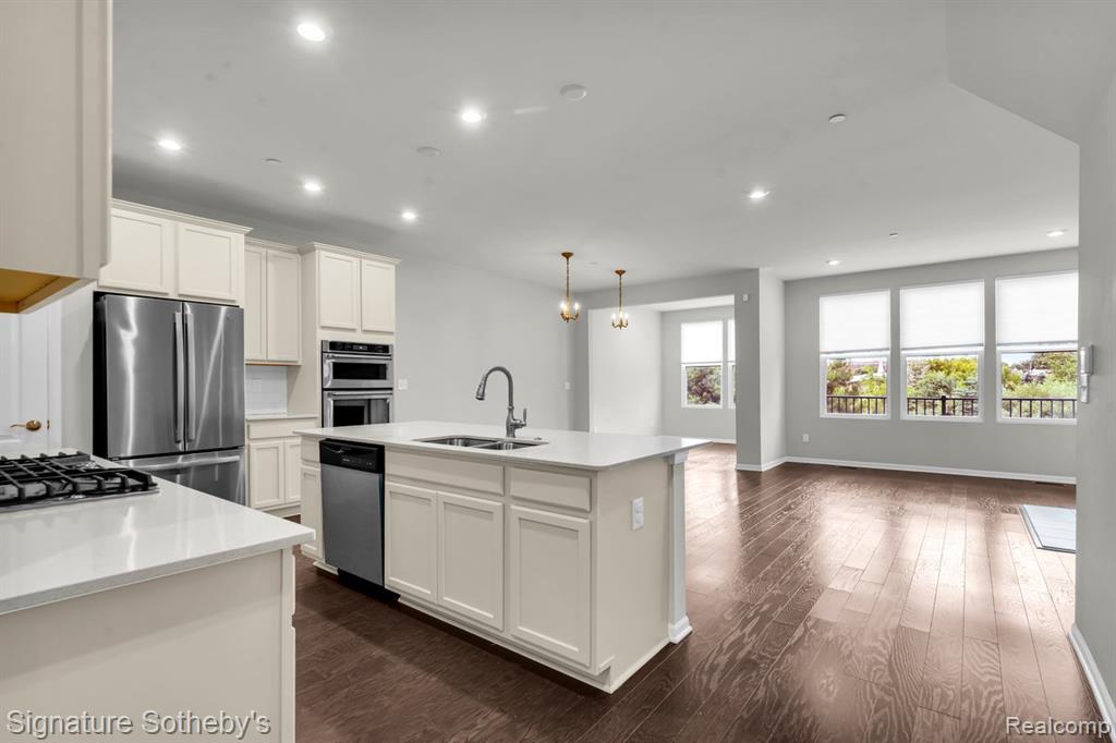 319 Strawberry Drive Rochester, MI 48307 - Photo 6 of 33