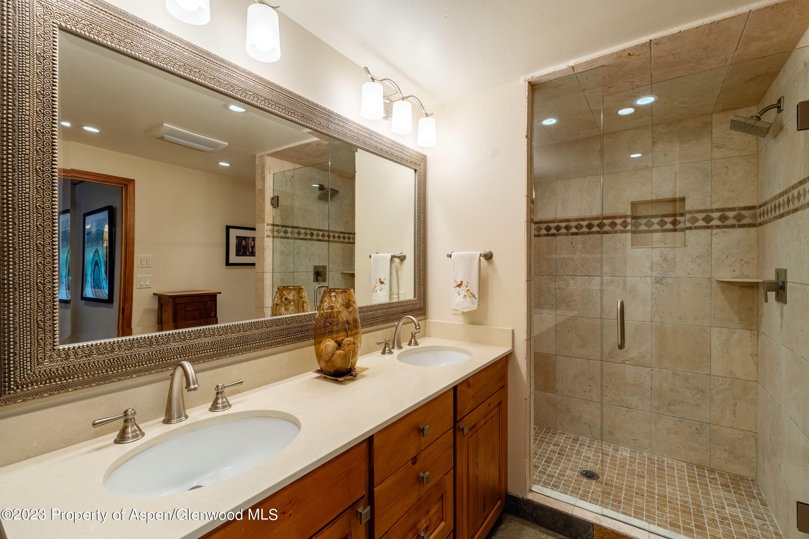 164 Meadow Lane Snowmass Village, CO 81615 - Photo 17 of 29 Guest Suite 1 Ensuite Bath
