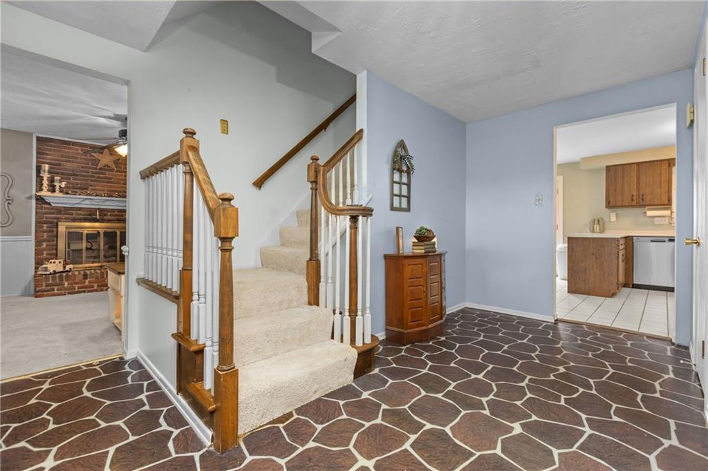 3095 Investors Road Washington, PA 15301 - Photo 4 of 33 Gallery Image 4