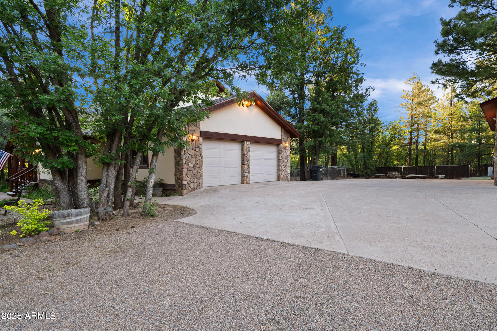 5468 Apache Trail Pinetop, AZ 85935 - Photo 14 of 73 F attached 2 car garage