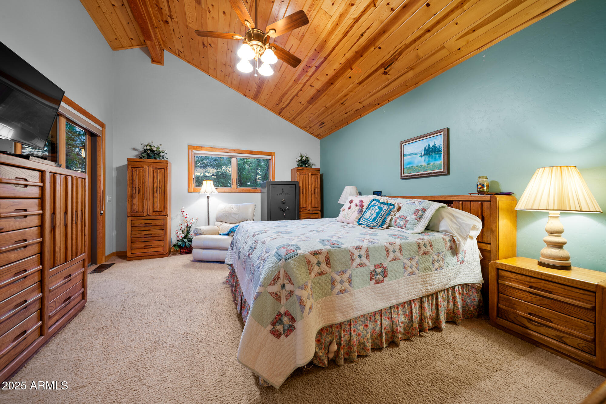 5468 Apache Trail Pinetop, AZ 85935 - Photo 39 of 73 F master bedroom