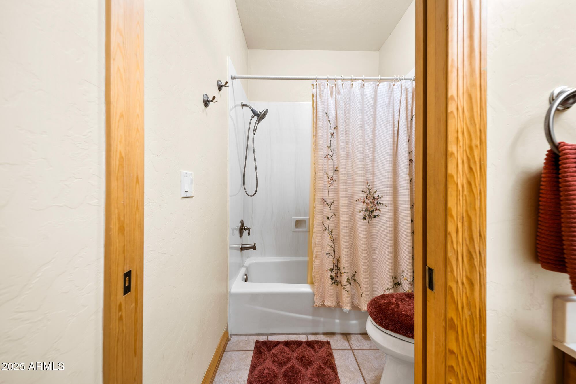 5468 Apache Trail Pinetop, AZ 85935 - Photo 47 of 73 a bathroom with a glass shower door