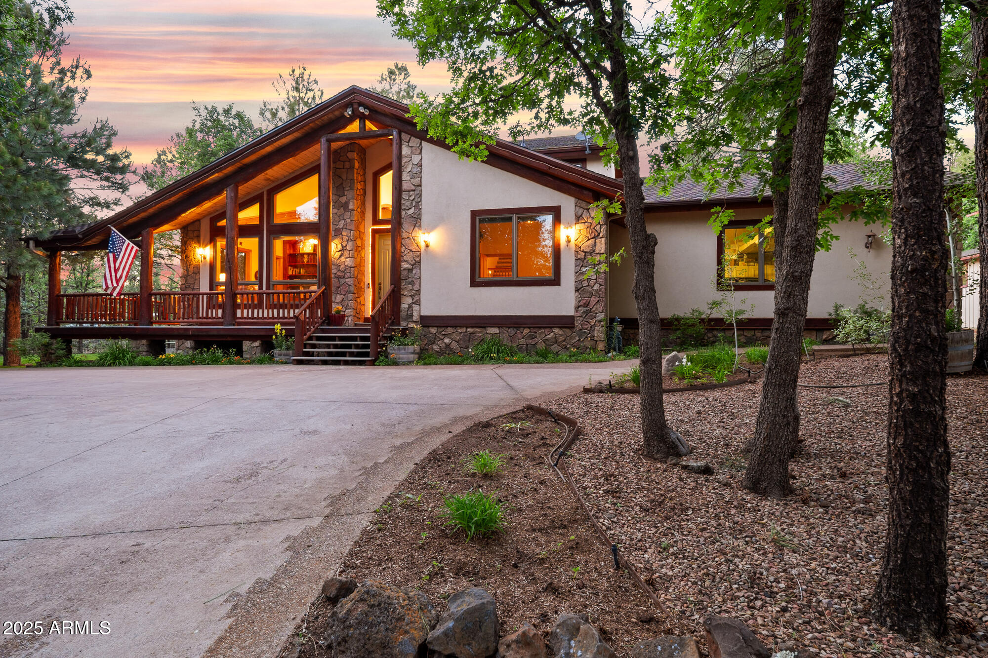 5468 Apache Trail Pinetop, AZ 85935 - Photo 6 of 73 F front twilight view