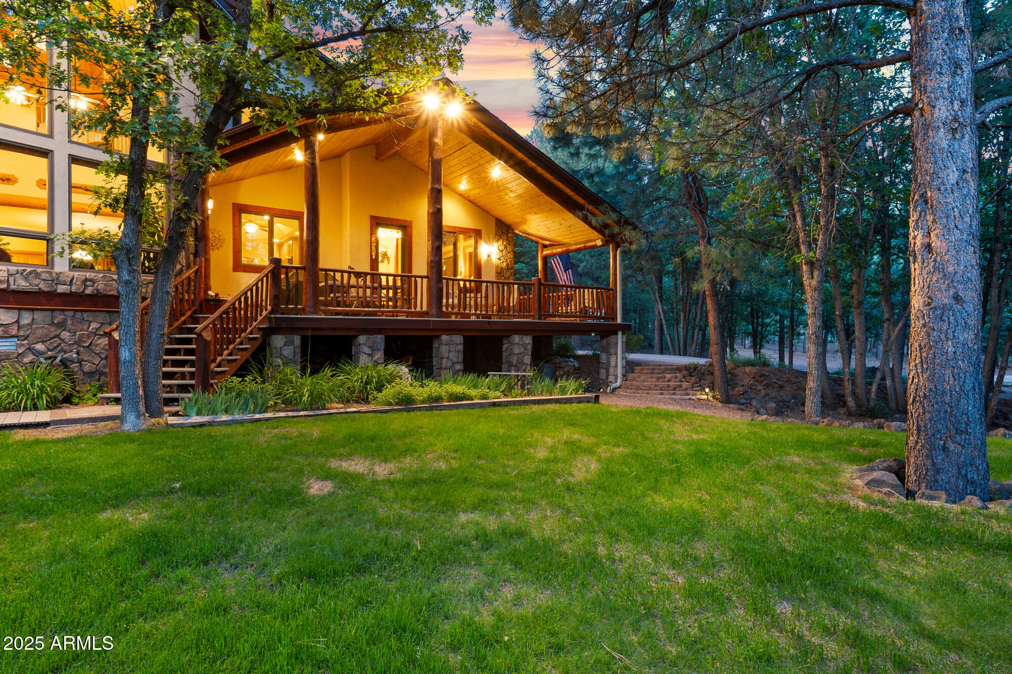 5468 Apache Trail Pinetop, AZ 85935 - Photo 9 of 73 a front view of house with yard and green space