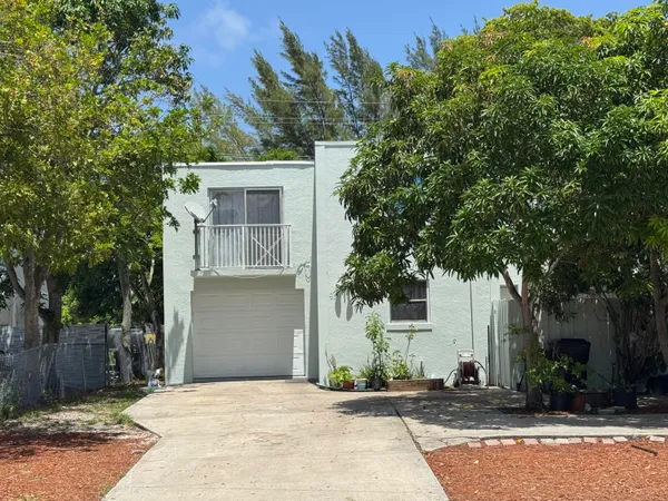 $679,000 | 910 North F Street, Lake Worth Beach, FL 33460
