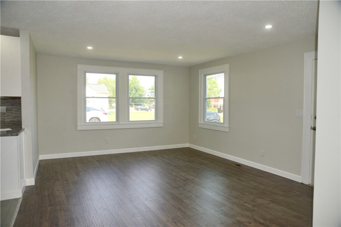1532 Whitehall Road Anderson, SC 29625 - Photo 5 of 18 Living Area