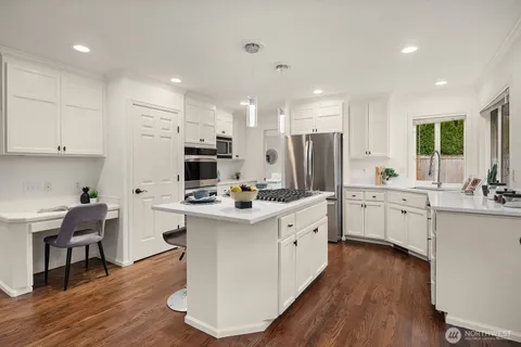 $1,869,000 | 27182 Southeast 27th Street, Sammamish, WA 98075