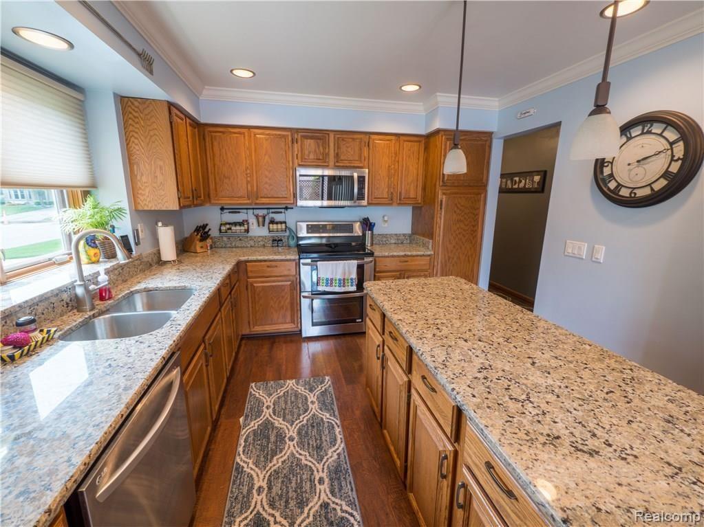 3447 Primrose Drive Rochester Hills, MI 48307 - Photo 11 of 29