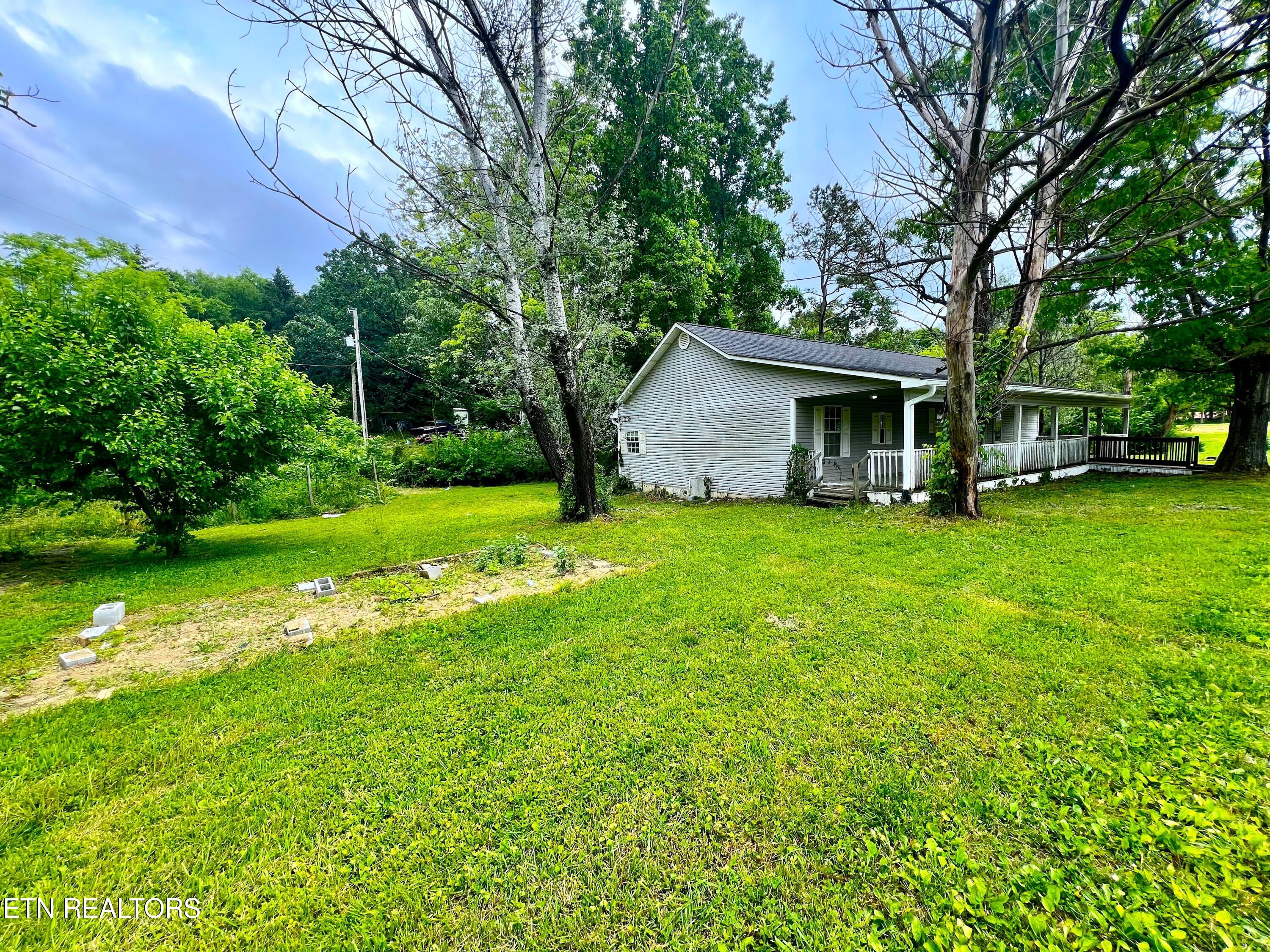 824 Edna Garland Road Maryville, TN 37801 - Photo 2 of 12 IMG_5979