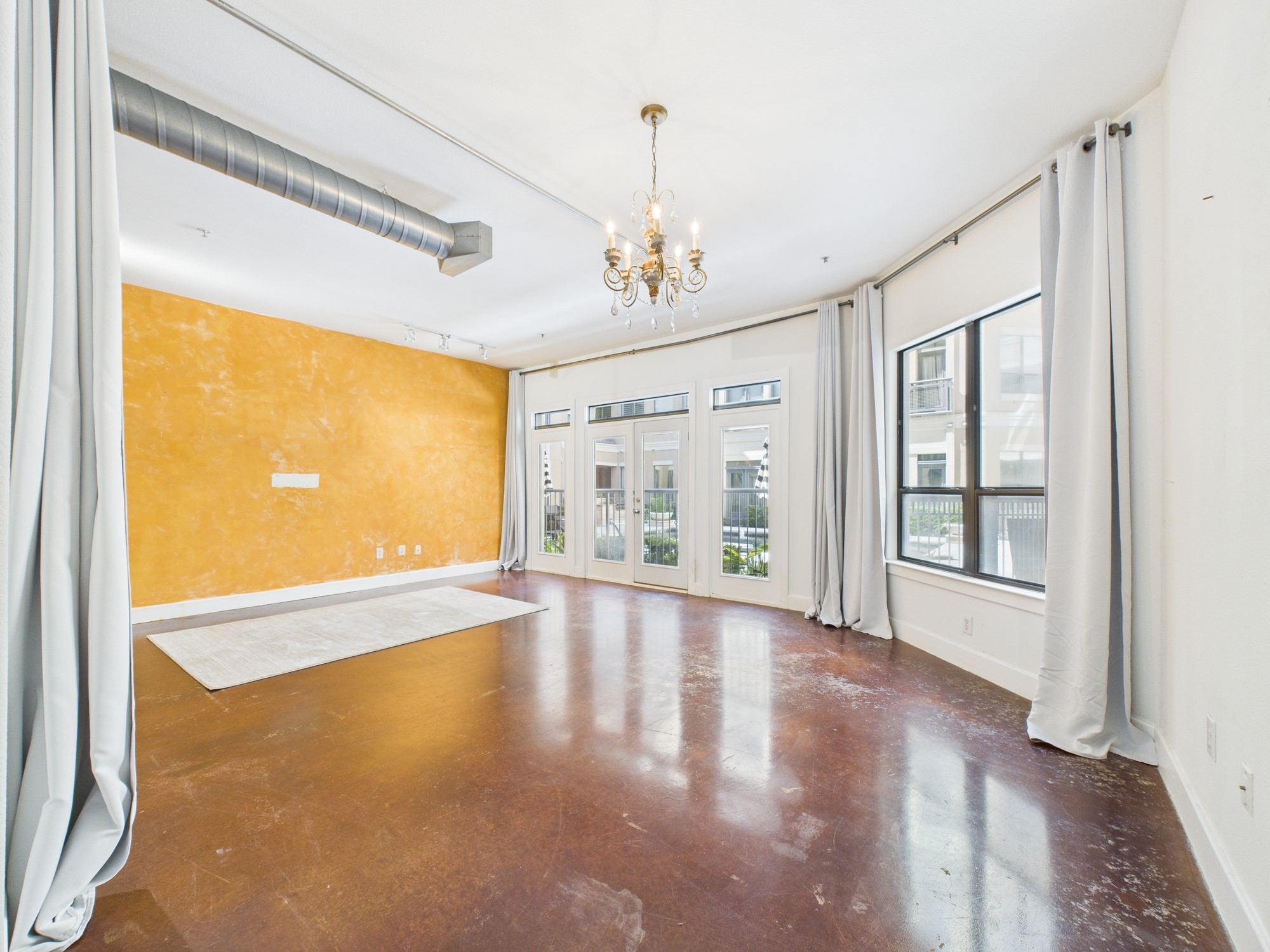 1901 Post Oak Boulevard, Unit 1405 Houston, TX 77056 - Photo 21 of 25 a view of an empty room with a window