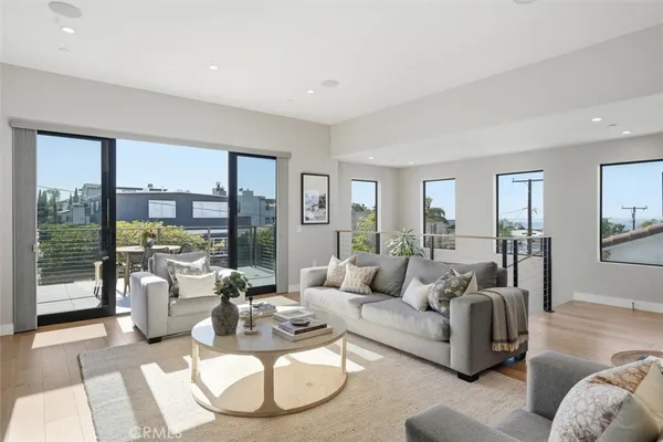 $3,095,000 | 959 5th Street, Unit A, Hermosa Beach, CA 90254
