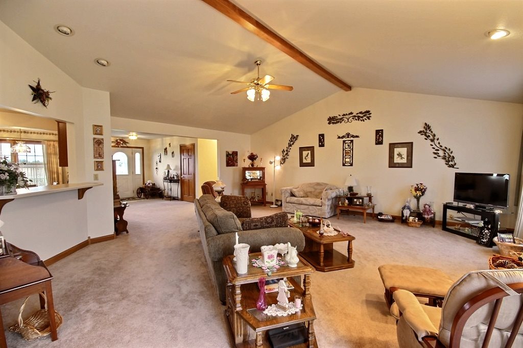 4273 West Division Road Huntington, IN 46750 - Photo 3 of 15 Gallery Image 3
