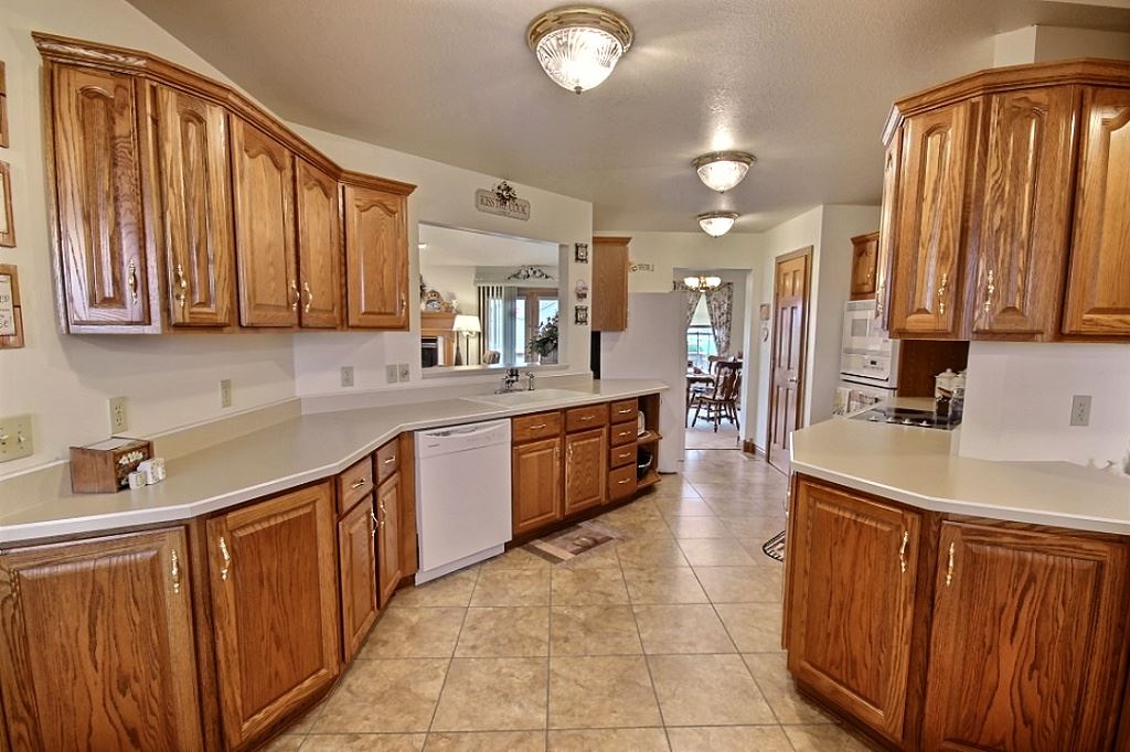 4273 West Division Road Huntington, IN 46750 - Photo 4 of 15 Gallery Image 4
