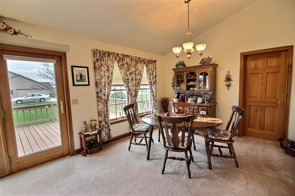4273 West Division Road Huntington, IN 46750 - Photo 6 of 15 Gallery Image 6