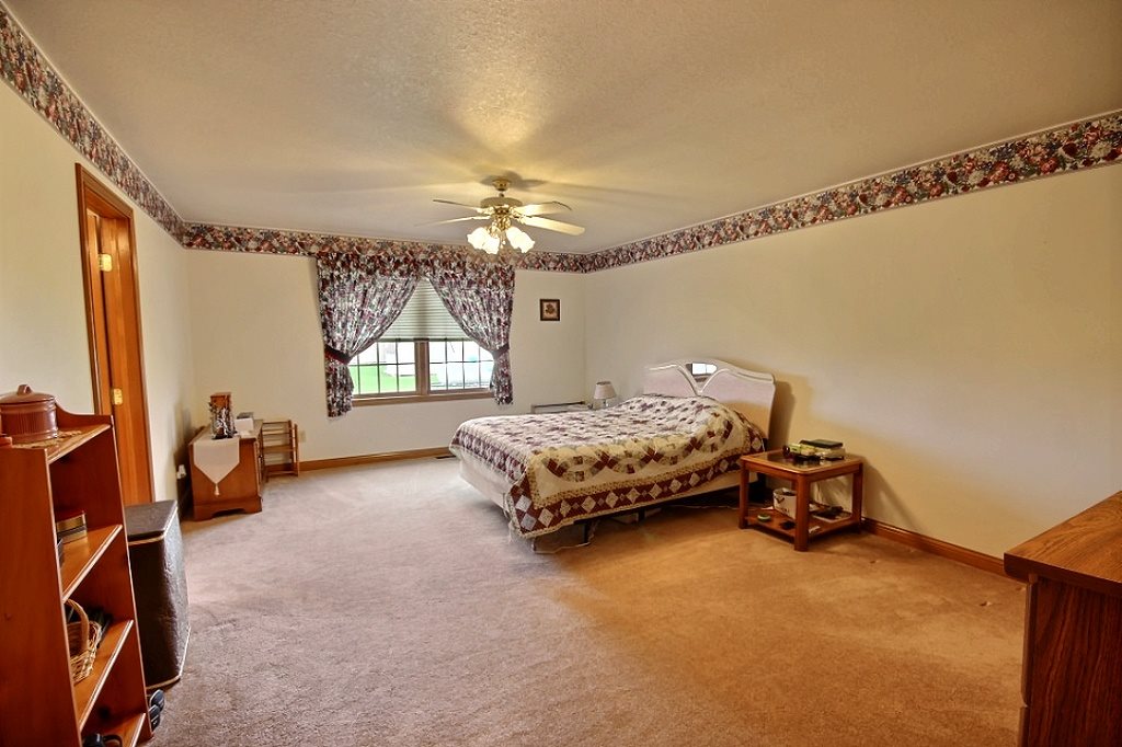 4273 West Division Road Huntington, IN 46750 - Photo 8 of 15 Gallery Image 8