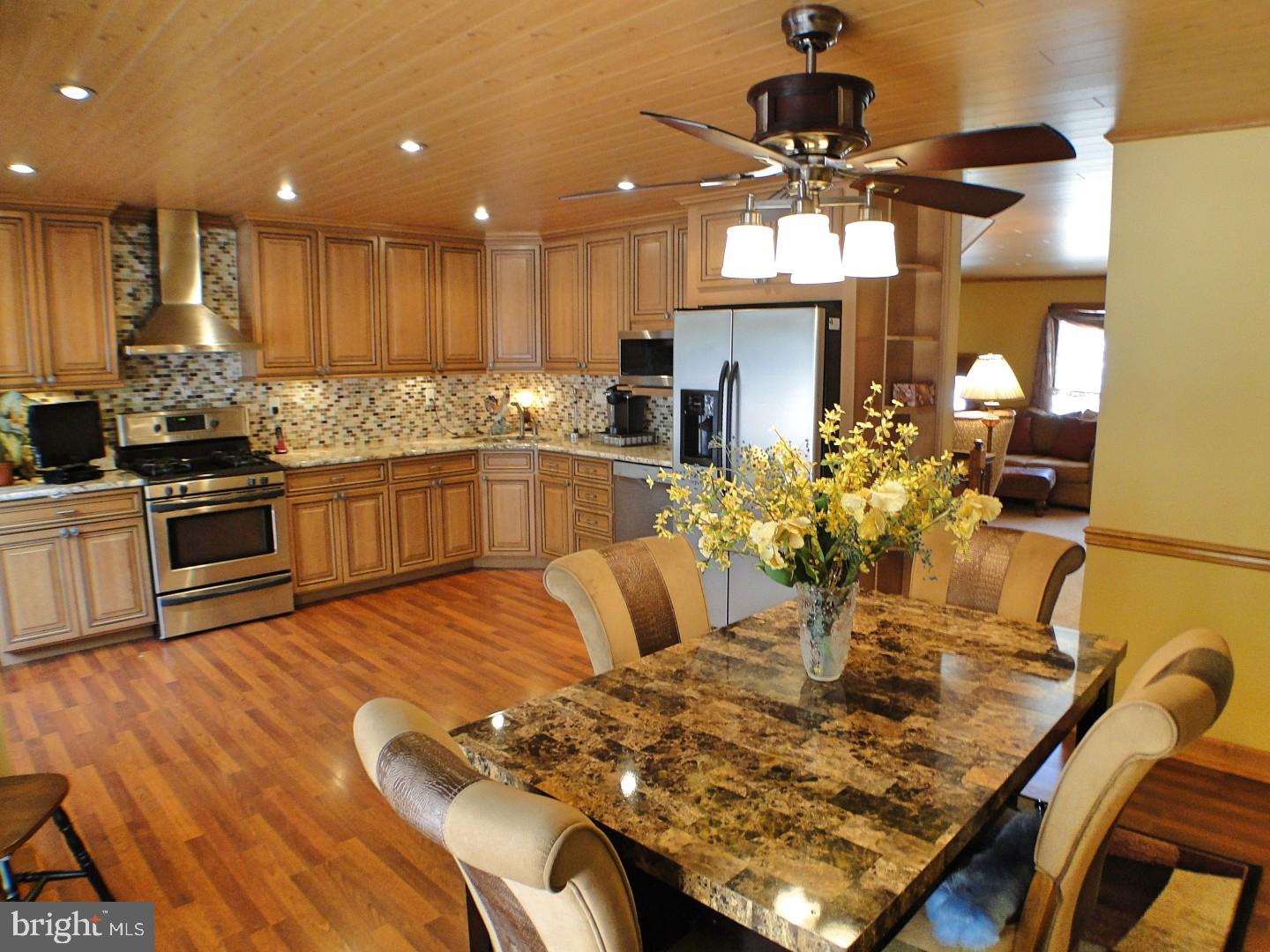 3454 Vinton Road Philadelphia, PA 19154 - Photo 1 of 25