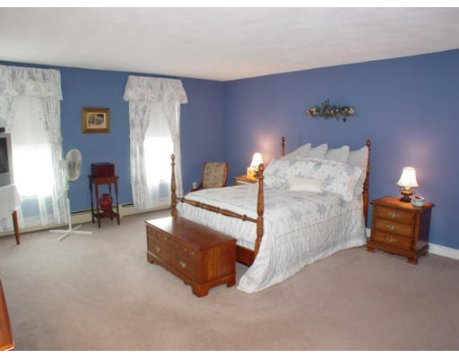 111 French Farm Road North Andover, MA 01845 - Photo 8 of 13 Gallery Image 8