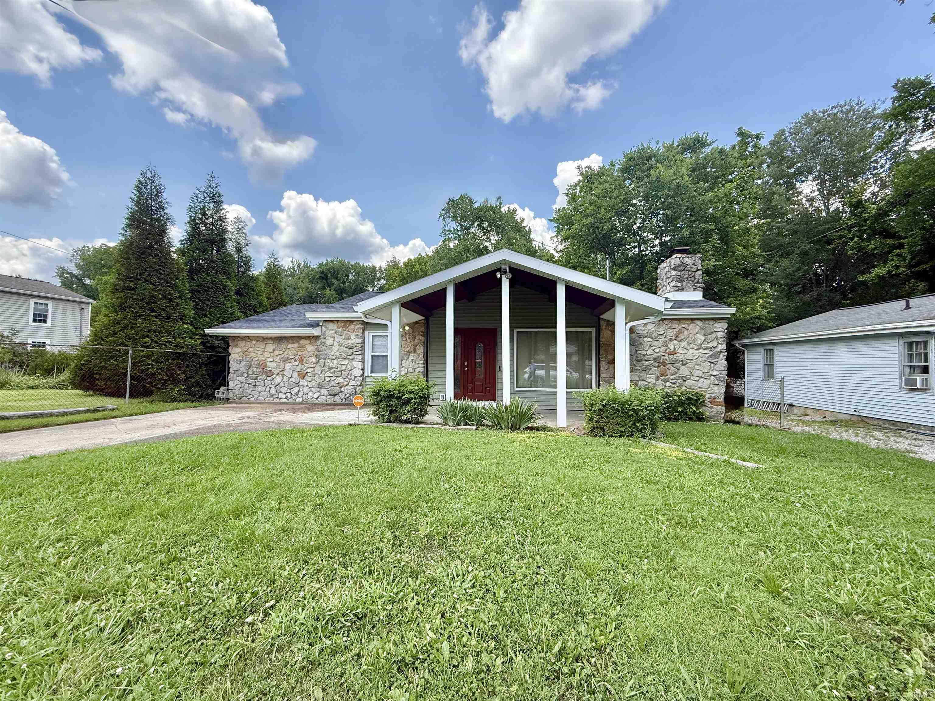 516 East Mill Road Evansville, IN 47711 - Photo 1 of 36 Gallery Image 1