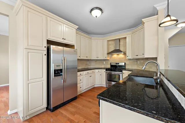 $785,000 | 6 Lafayette Colts Neck, Colts Neck, NJ 07722