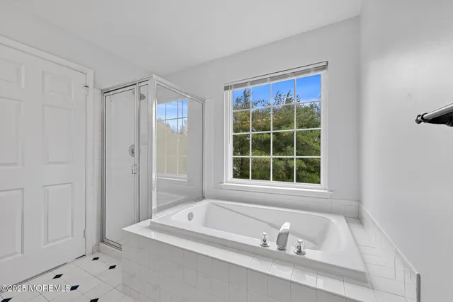 $785,000 | 6 Lafayette Colts Neck, Colts Neck, NJ 07722