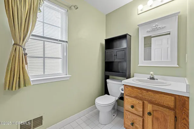 $785,000 | 6 Lafayette Colts Neck, Colts Neck, NJ 07722