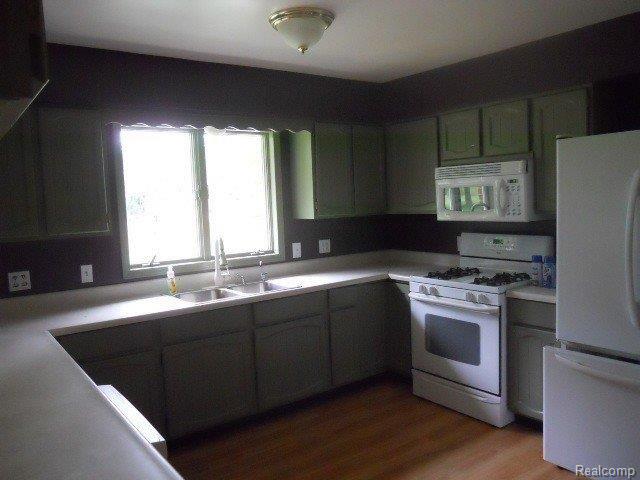7635 Black River Road Croswell, MI 48422 - Photo 5 of 15 Black River Rd 004.JPG
