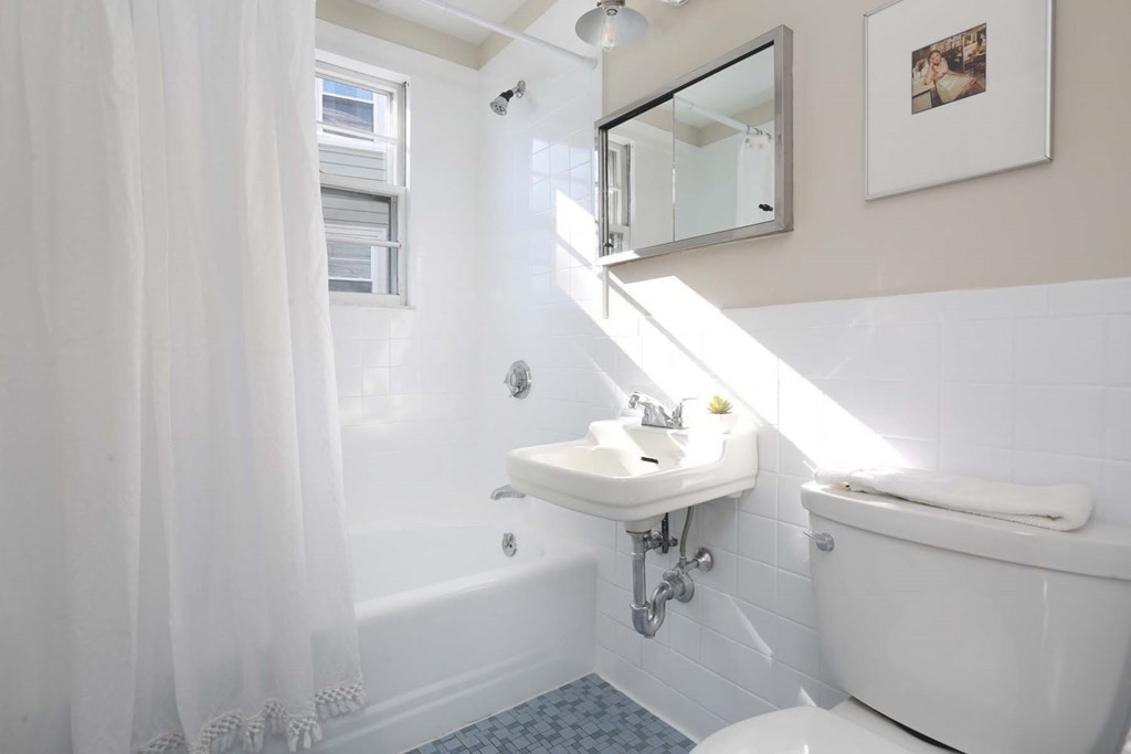 35-37 Highland Road Brookline, MA 02445 - Photo 11 of 15 Gallery Image 11