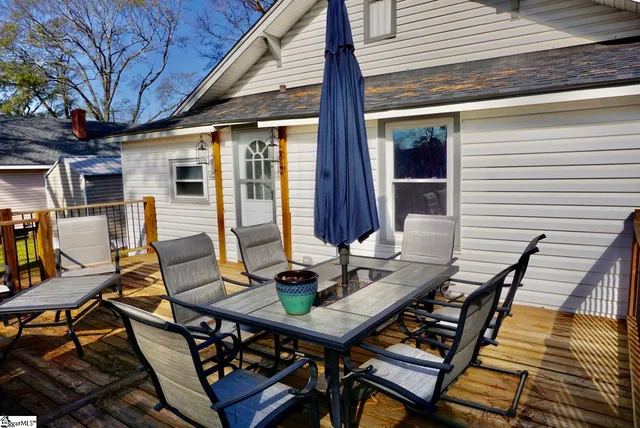 $210,000 | 208 Hill Street, Wellford, SC 29385