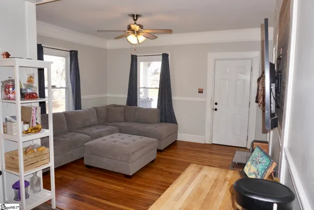 $210,000 | 208 Hill Street, Wellford, SC 29385