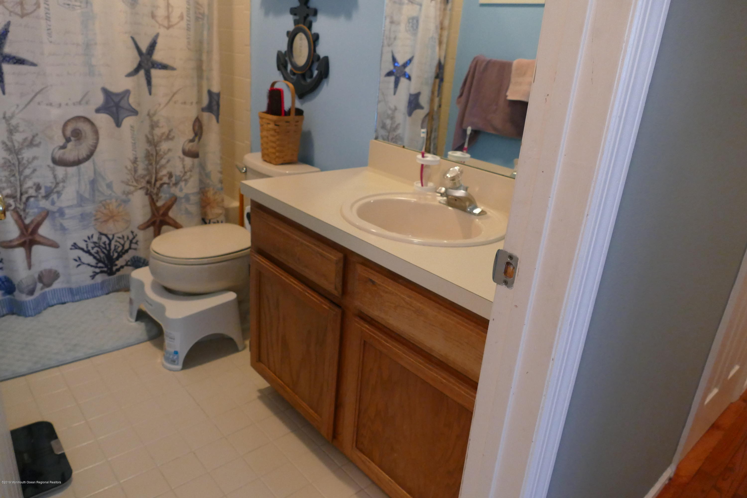 2 Royal Road Freehold, NJ 07728 - Photo 29 of 30 P1780846