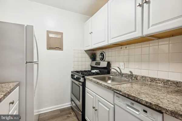 $1,900 | 3411 University Boulevard West, Unit 3411102, Kensington, MD 20895