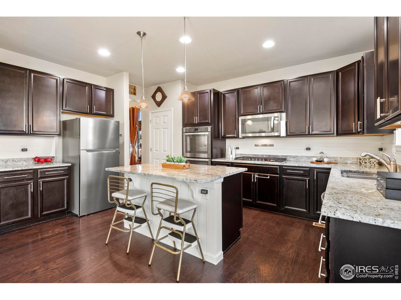 6770 Spring Rain Road Timnath, CO 80547 - Photo 10 of 50 Big Eat at Island