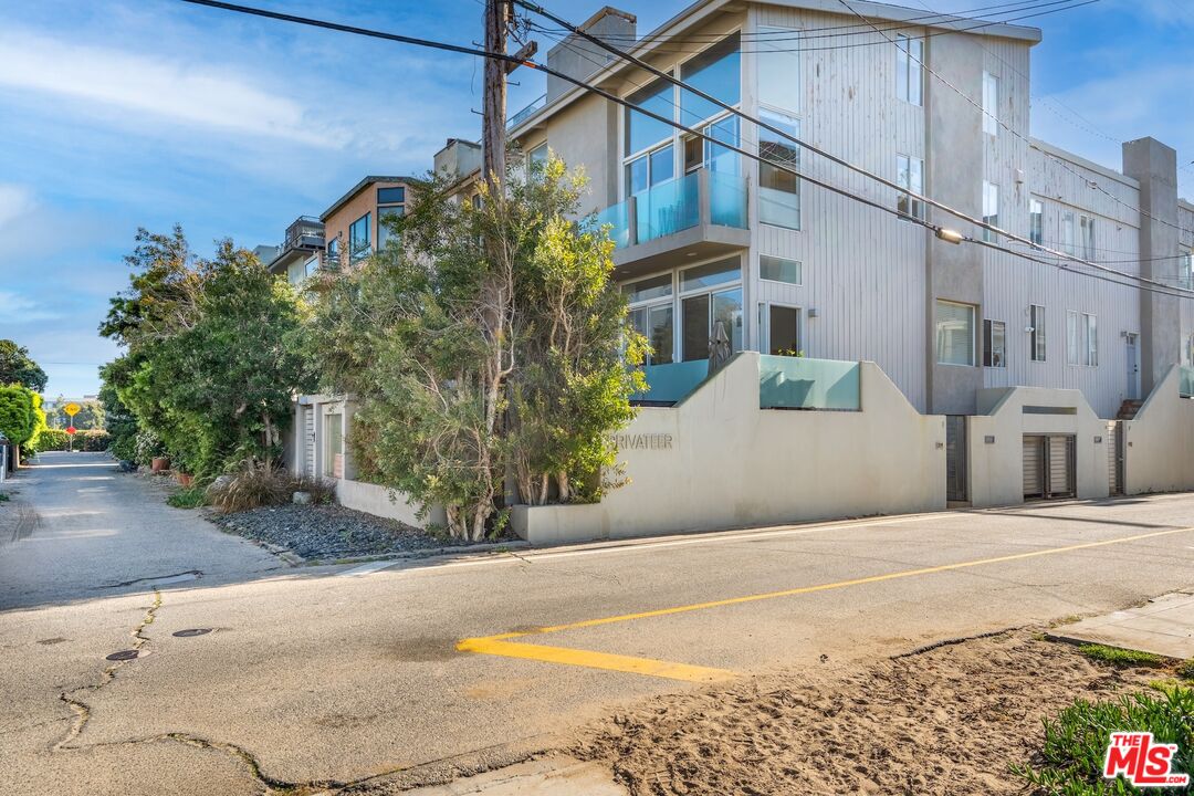 14 Privateer Street, Unit 1 Marina del Rey, CA 90292 - Photo 31 of 32 a view of a street with house