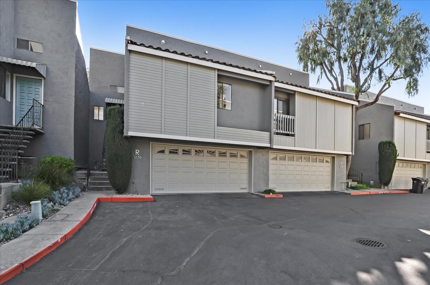 1239 Henderson Avenue, Unit R Sunnyvale, CA 94086 - Photo 3 of 42 a view of garage