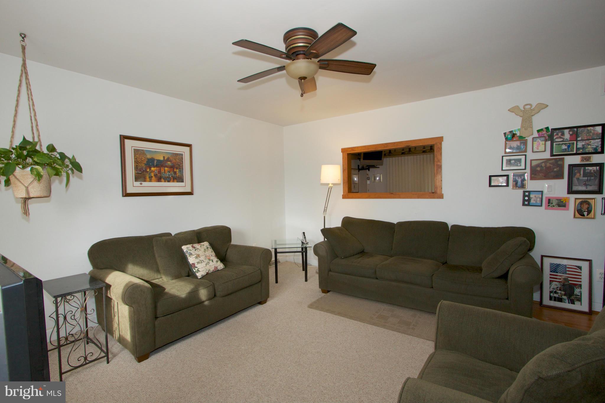 8016 Redstone Road Kingsville, MD 21087 - Photo 5 of 30 Living Room