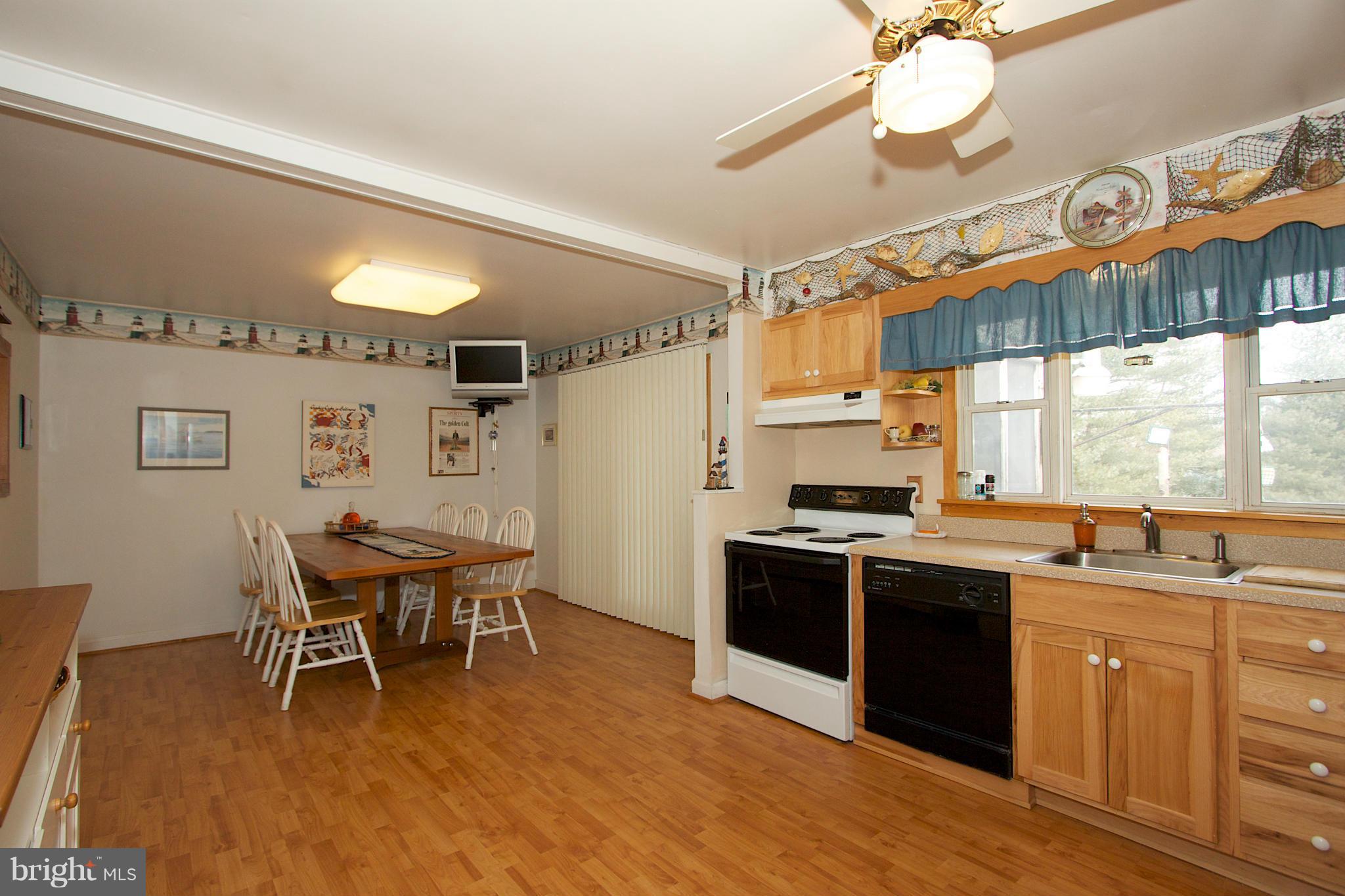 8016 Redstone Road Kingsville, MD 21087 - Photo 6 of 30 Kitchen