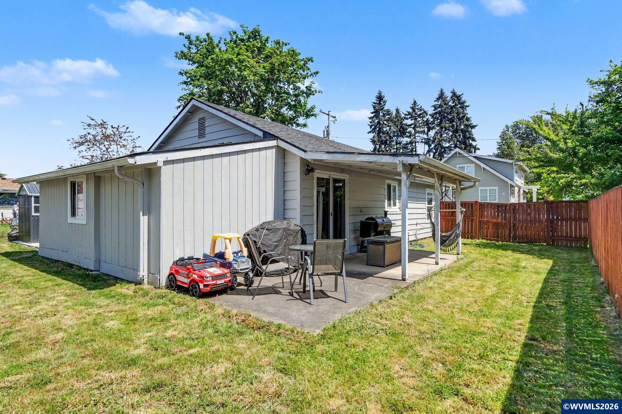 240 Thorpe Street Independence, OR 97351 - Photo 27 of 31